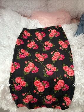 Joyce Leslie Black Pencil Skirt with Pink Rose Print
